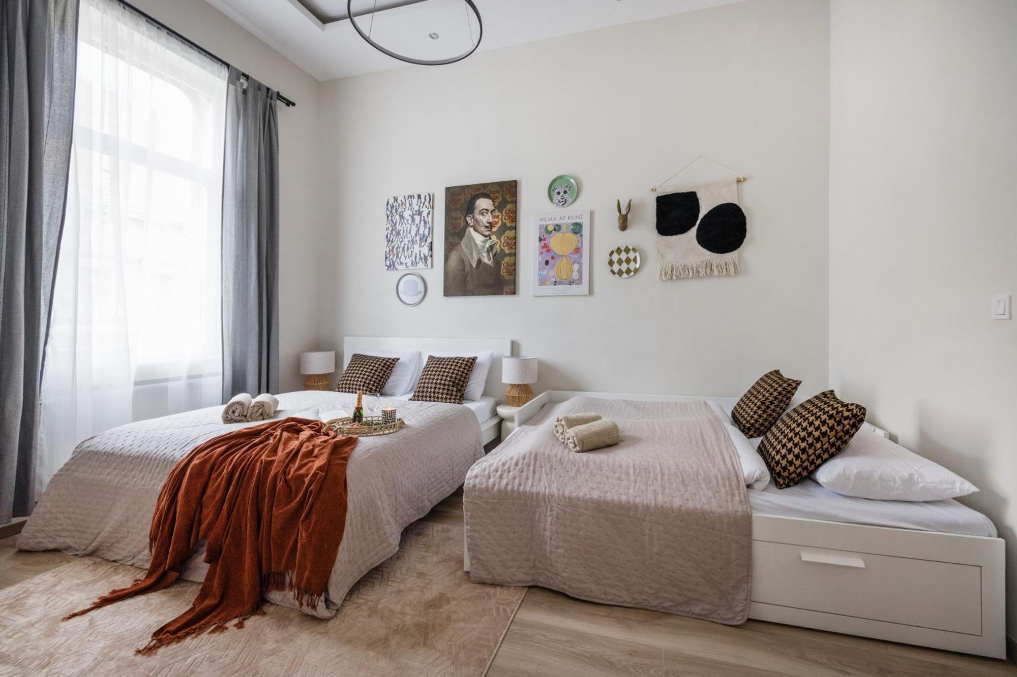 Central Budapest Oasis - Modern Charm, Timeless Comfort Exterior foto