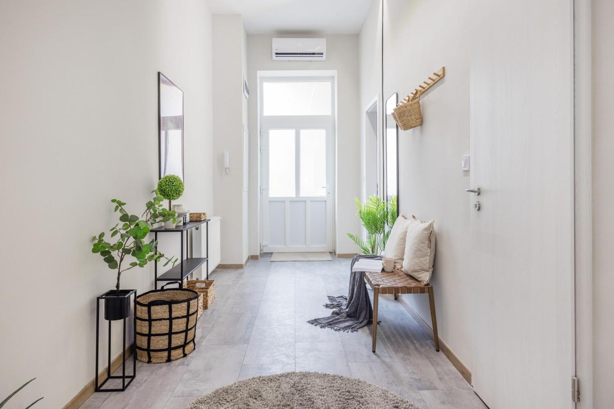 Central Budapest Oasis - Modern Charm, Timeless Comfort Exterior foto